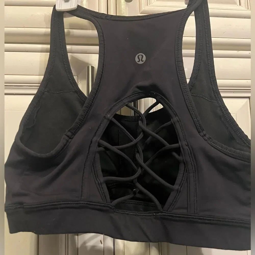 Lululemon Women's Energy Sports Bra Top Racerback Criss Cross Strappy Active 6